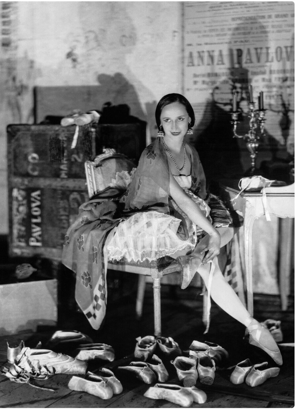 Anna Pawlowa in der Garderobe mit Spitzenschuhen